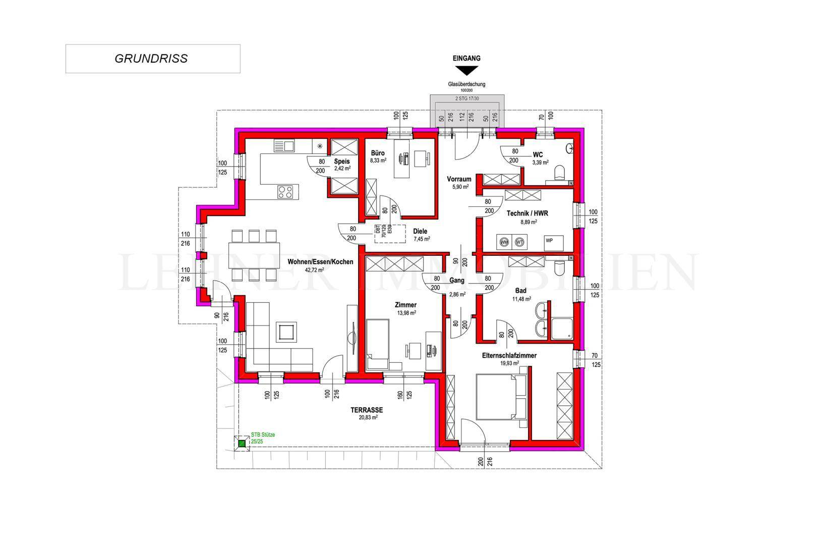 Grundriss des Erdgeschosses mit Wohn-/Essbereich, Küche und drei Schlafzimmern.