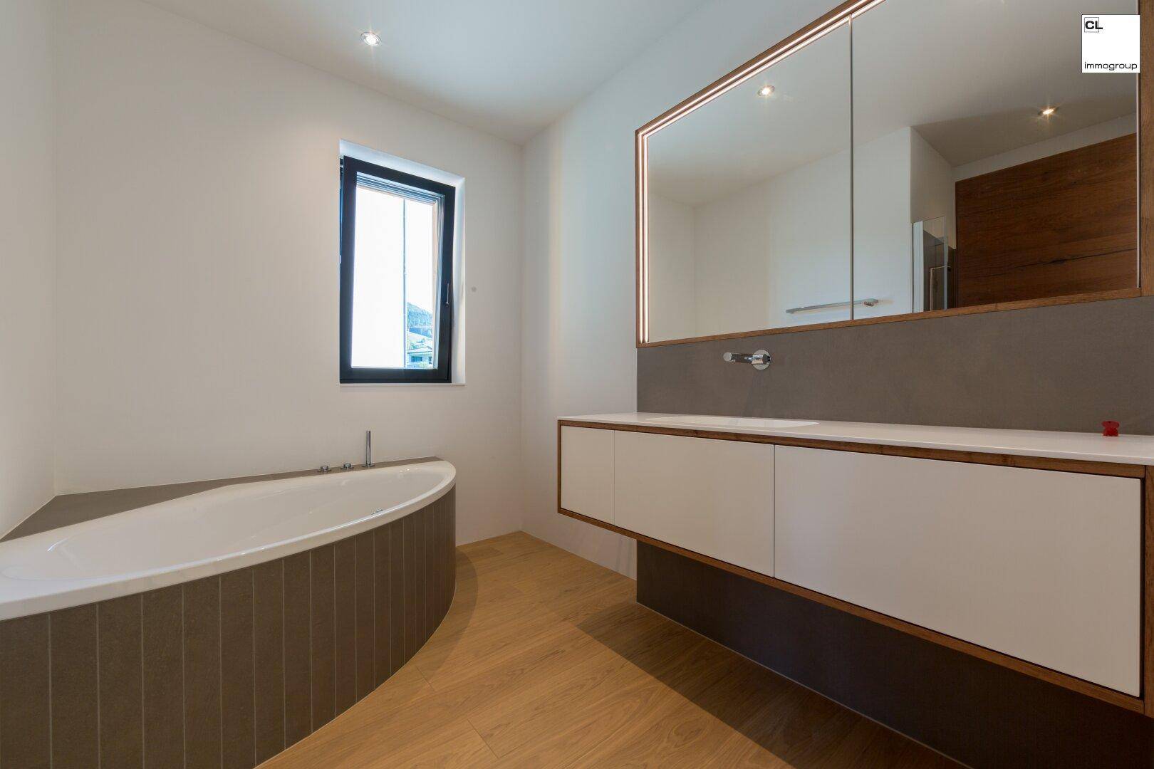 Neues modernes Badezimmer