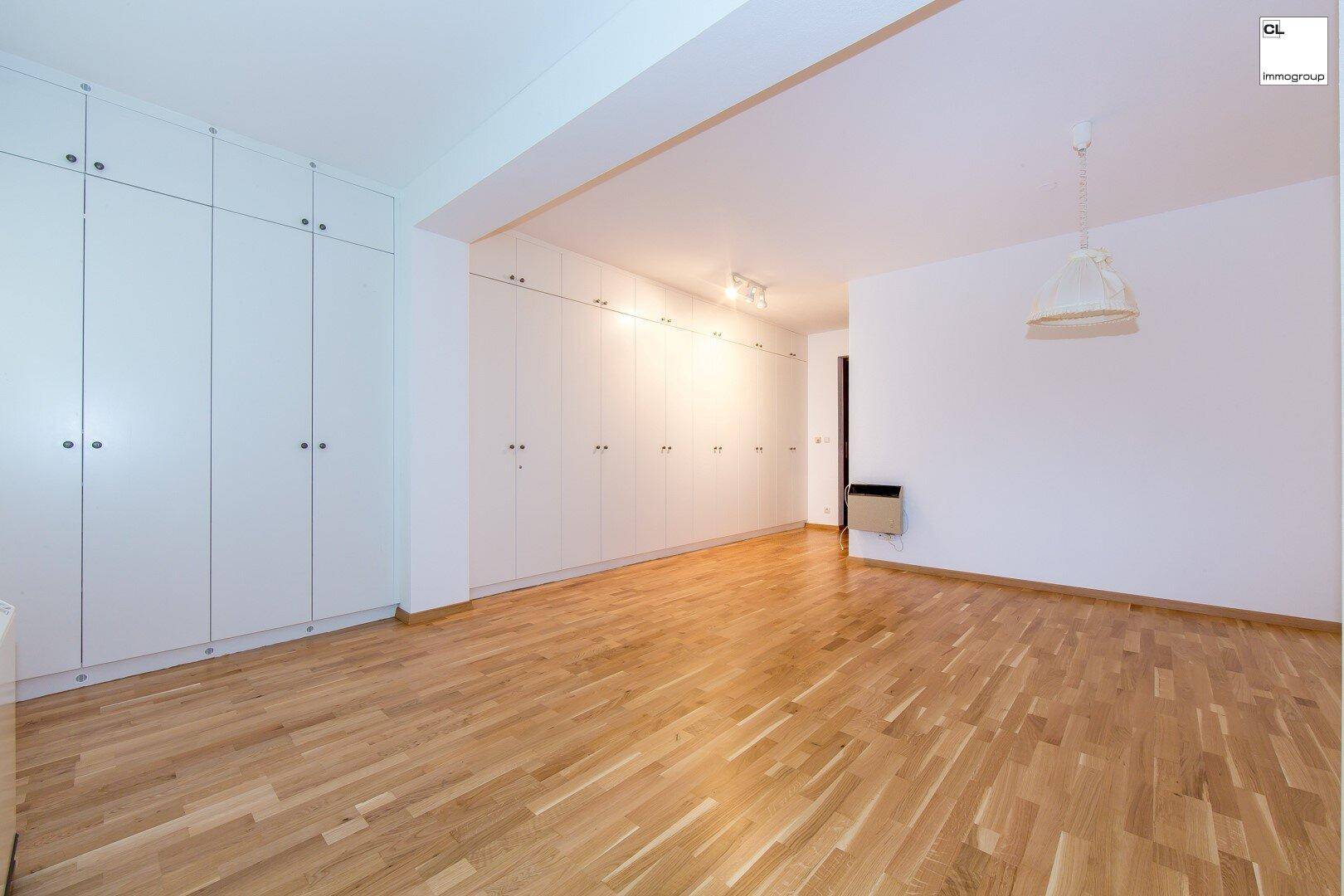 Viel Stauraum im Schlafzimmer