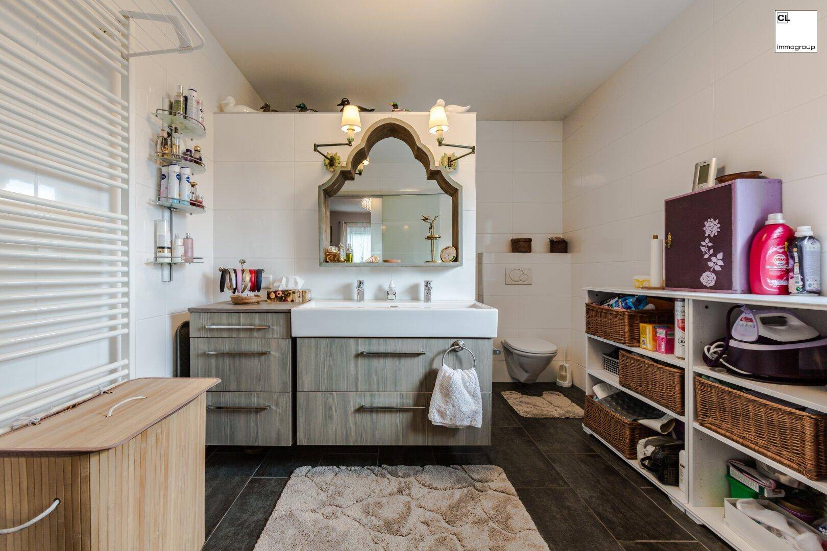 Badezimmer mit Dusche