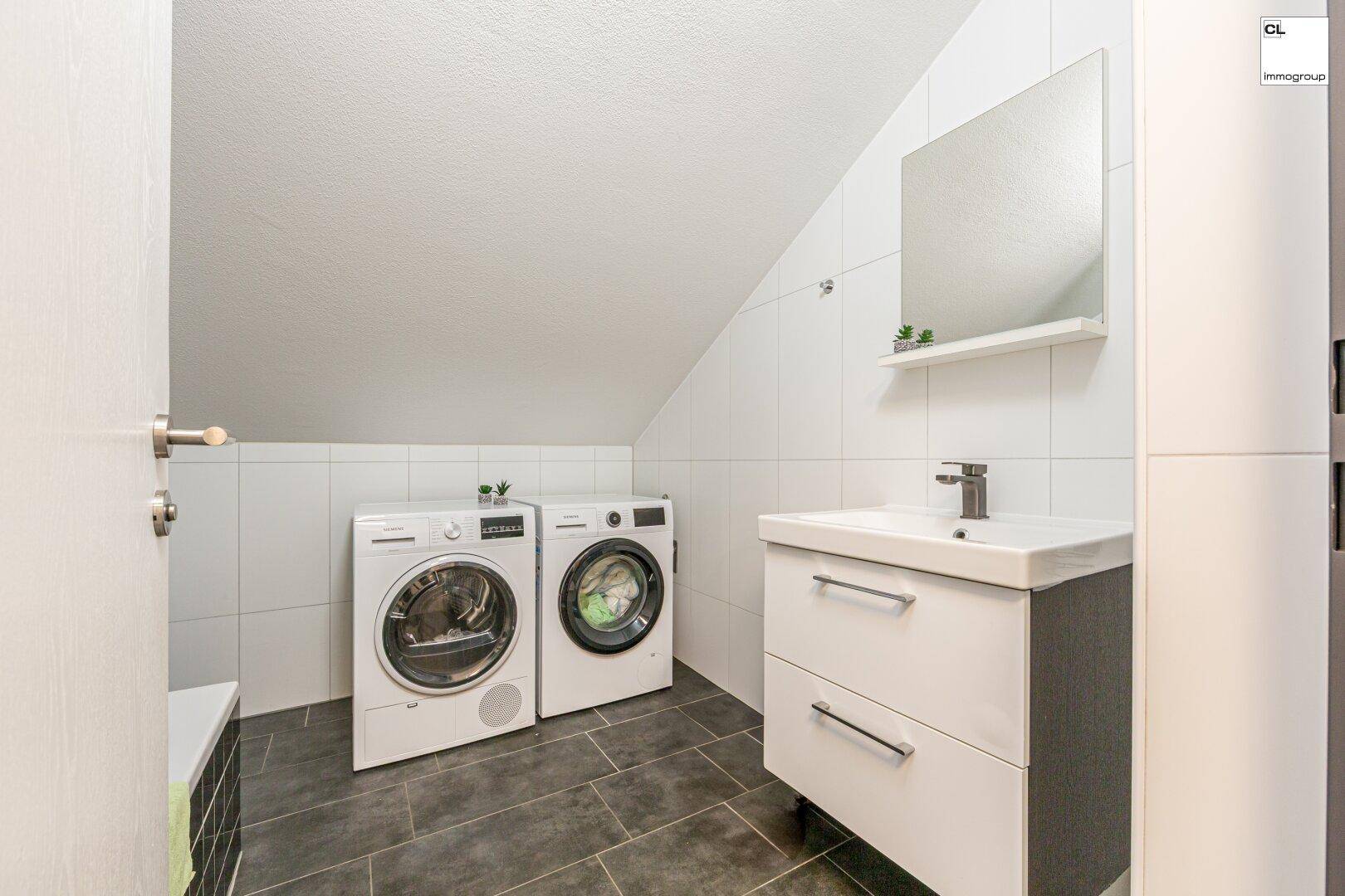 Badezimmer mit Waschmaschinenanschluss