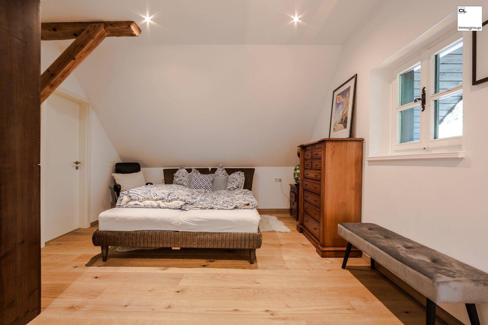 Haupthaus 2.OG: Gästeschlafzimmer mit eigenem Badezimmer / WC