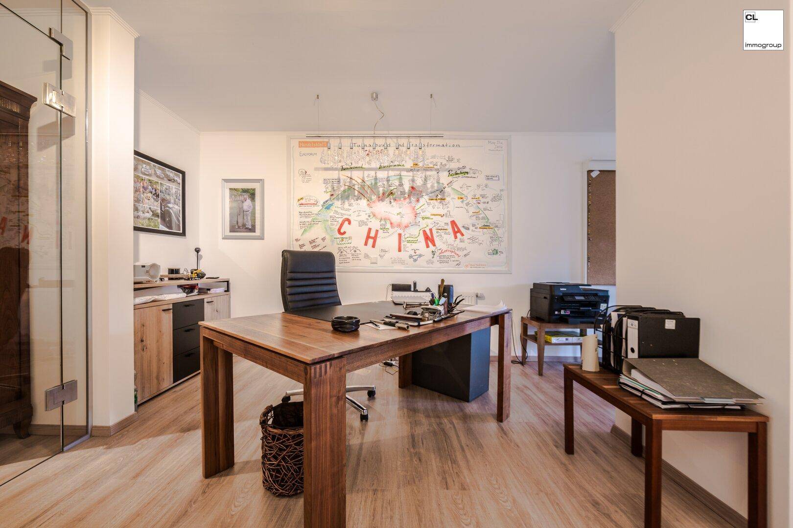 Haupthaus 2.OG: Master-Schreibtisch