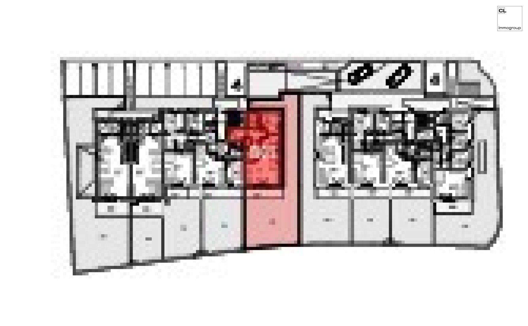 Stark verpixelter Grundriss einer Etage mit mehreren Wohneinheiten und Fluren.