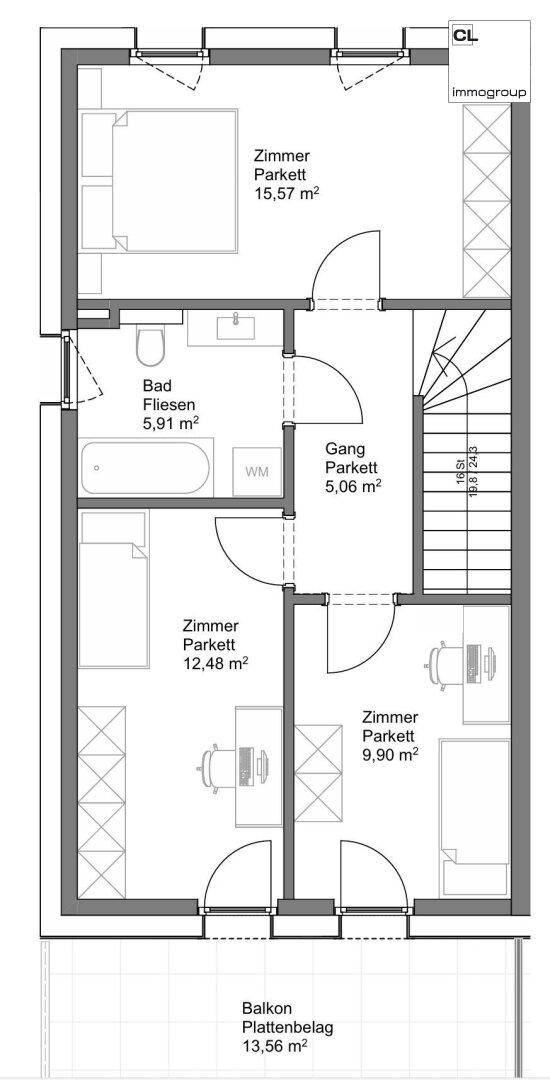 Grundriss des Obergeschosses mit drei Zimmern, einem Badezimmer und einem Balkon.