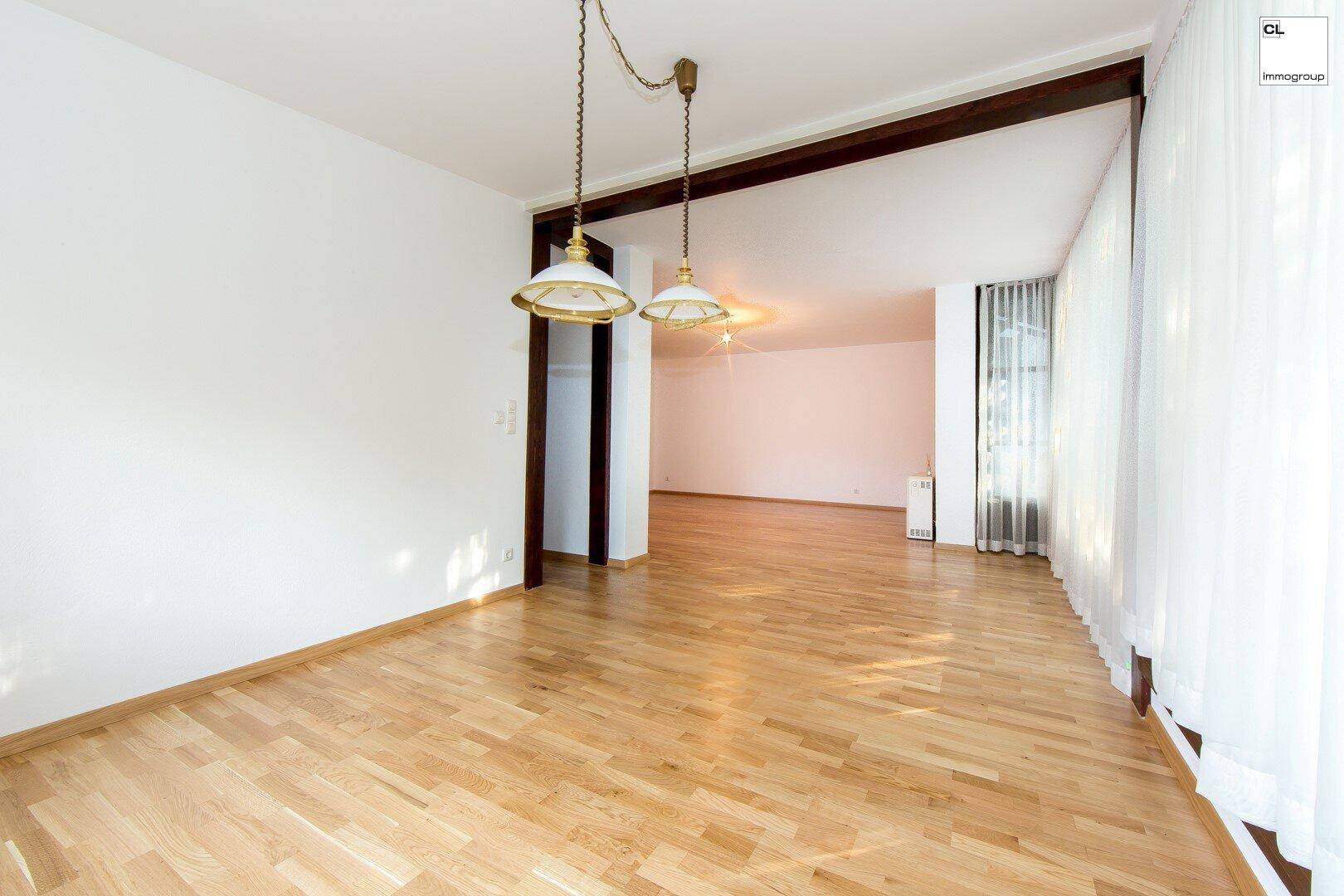 Großzügiger Essbereich (als weiteres Schlafzimmer abtrennbar)