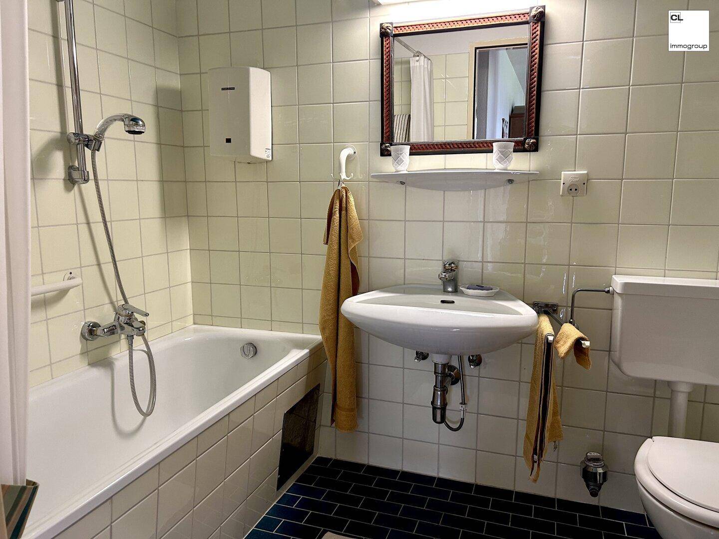 Badezimmer mit Wanne