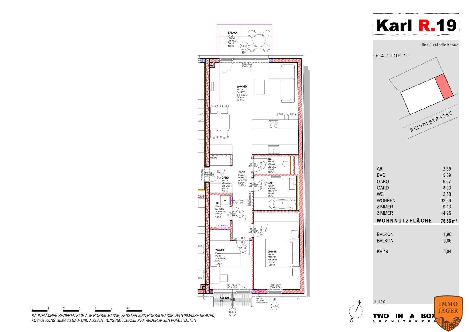 Grundriss der Wohneinheit Top 19 im vierten Obergeschoss mit Balkon und zwei Bädern.