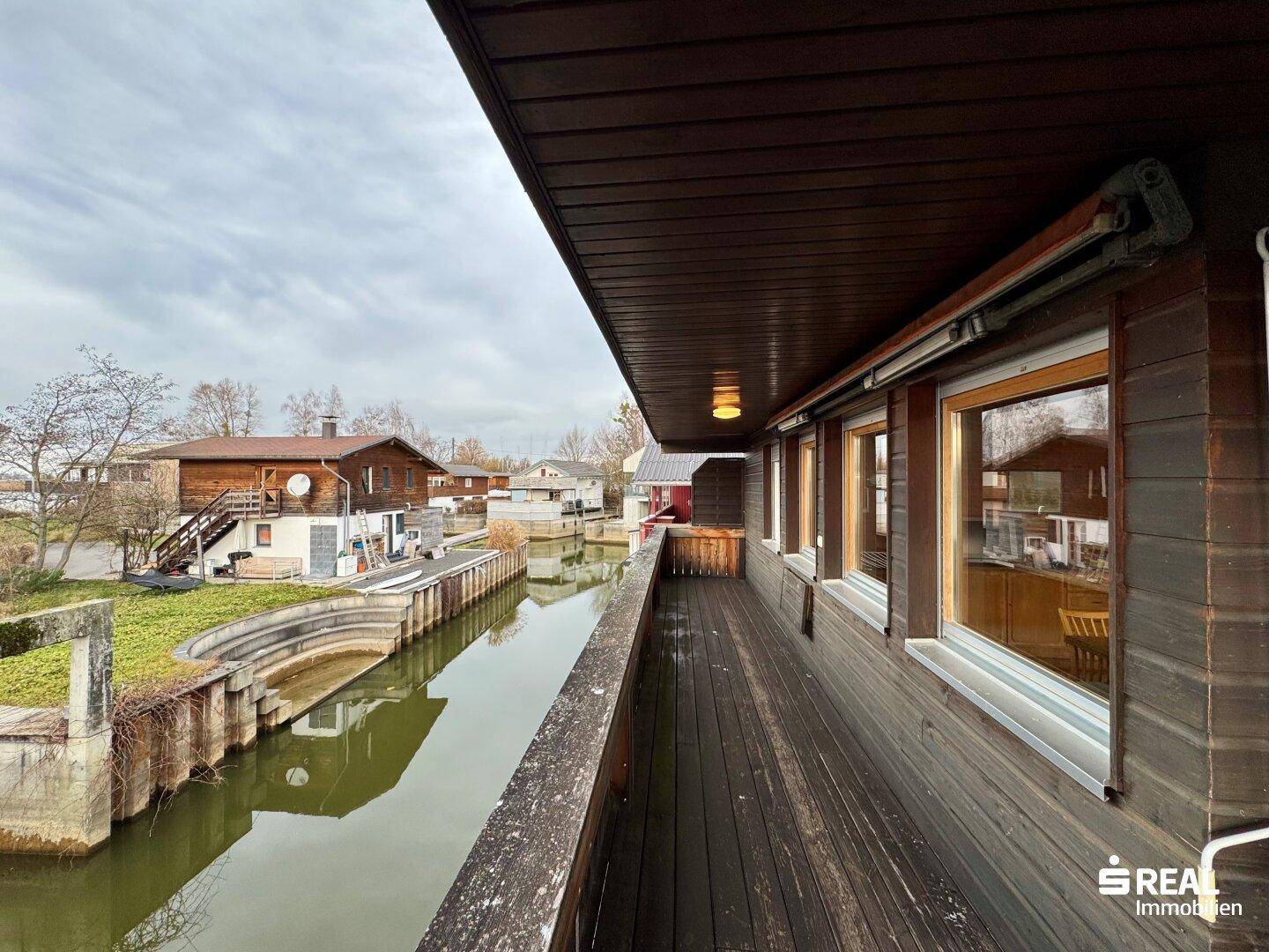 Ferienhaus am Bodensee - Wohnen direkt am Wasser mit Bootsgarage - Ansicht 5