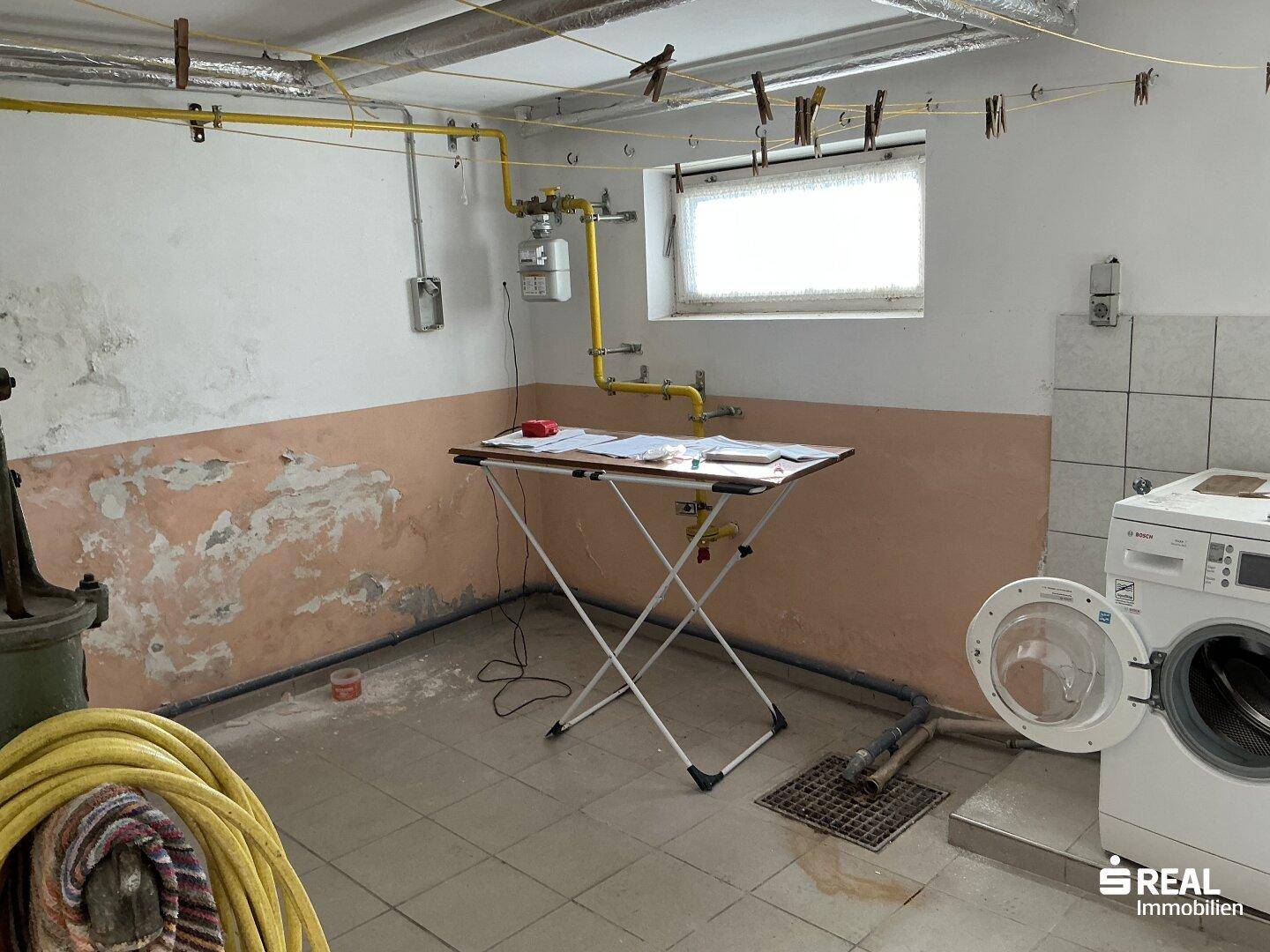 Altes Haus/Baugrundstück in sehr sonniger Lage an einer Sackgasse - Mehr