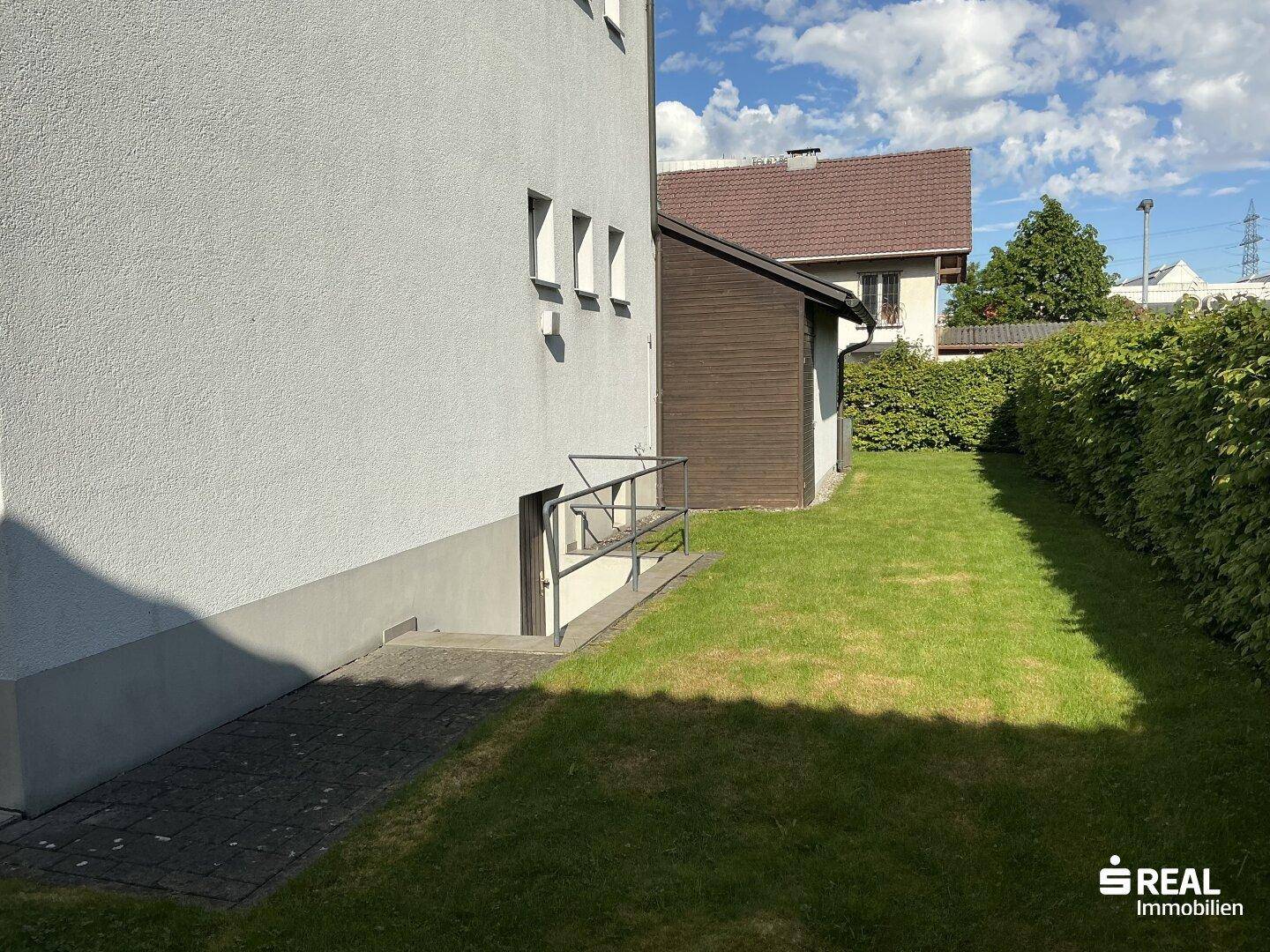 Dornbirn-Schoren: Gepflegtes Haus mit 2 Wohnungen &amp; viel Potenzial - Ansicht 4