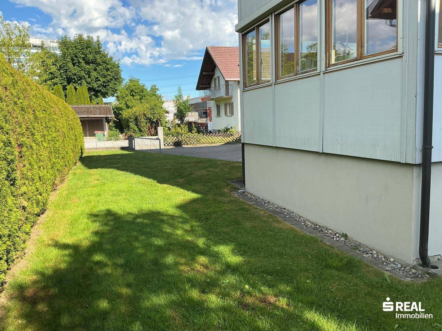 Dornbirn-Schoren: Gepflegtes Haus mit 2 Wohnungen &amp; viel Potenzial - Ansicht 5