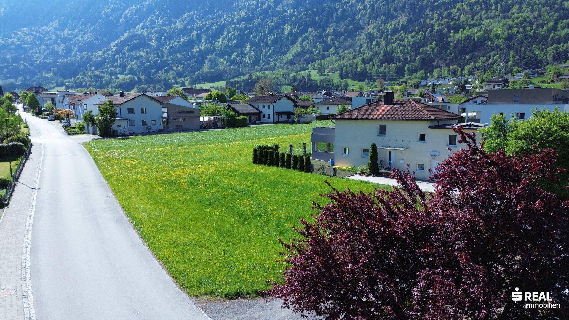 Tolles Grundstück in ruhiger Lage in Nenzing – další
