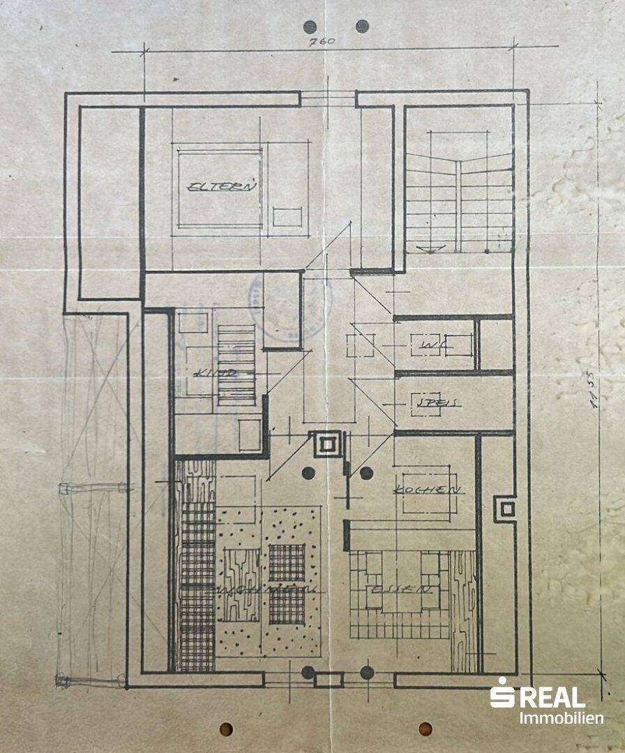 Skizze eines Dachgeschoss-Grundrisses mit Schlafzimmer und weiteren Räumen.
