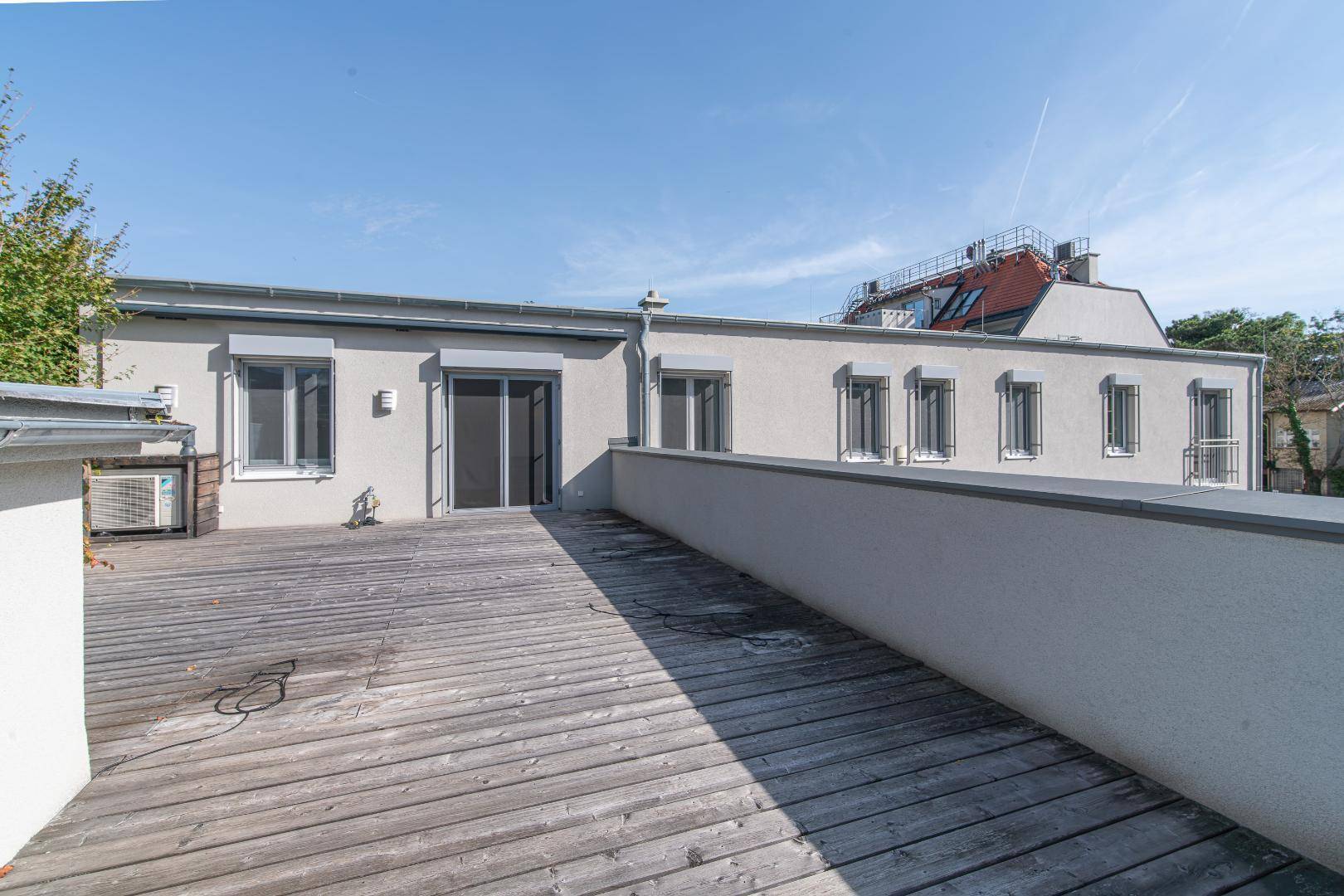 Dachterrasse m. Blick auf das Obje