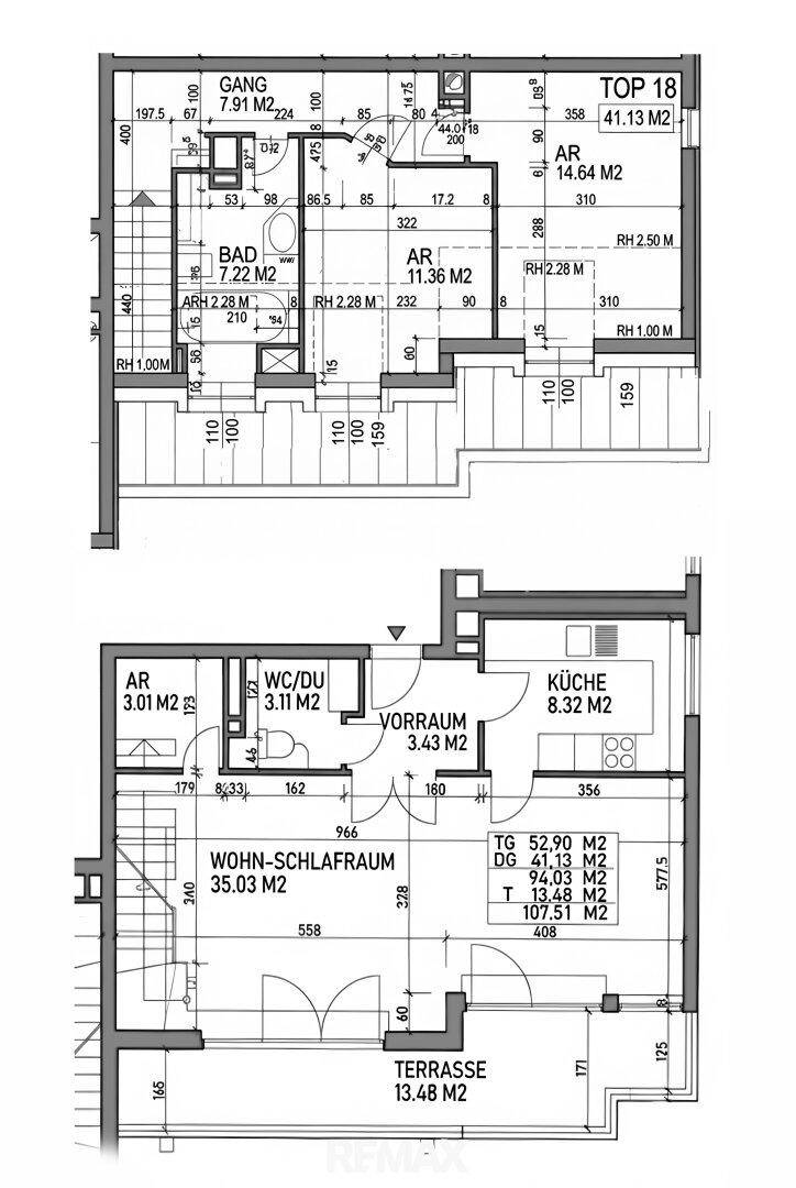 Grundriss der Wohnung Top 18 mit zwei Ebenen, Terrasse und verschiedenen Räumen.