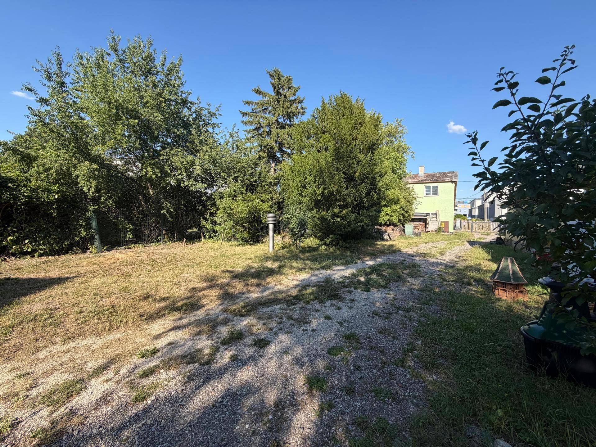 Baugrund mit Altbestand – Abriss inklusive und perfekte Basis für Ihr Familienhaus - Ansicht 2