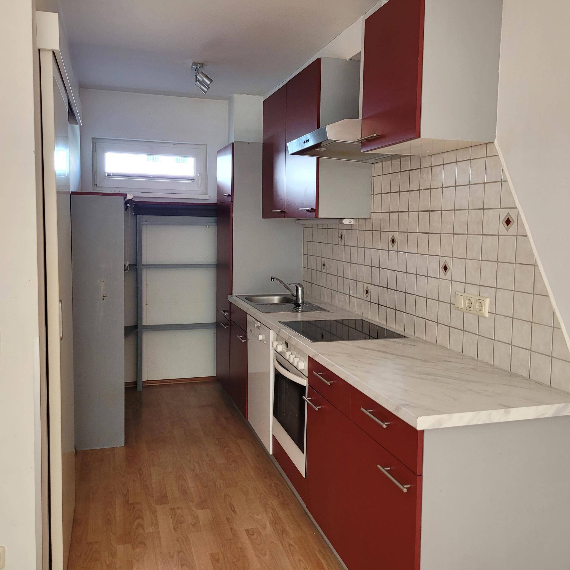 Gepflegte Gartenwohnung mit PKW Abstellplatz inklusive - Ansicht 6