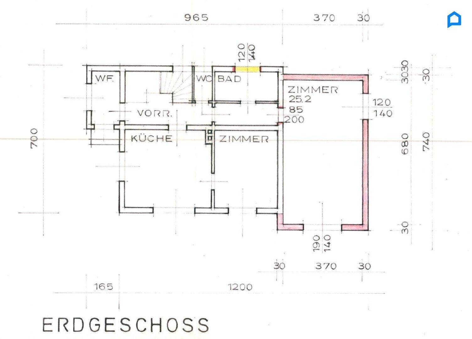 Grundriss des Erdgeschosses mit Küche, Bad, separatem WC und zwei weiteren Zimmern.