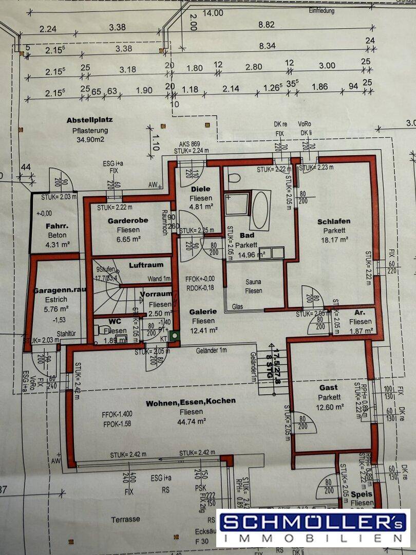 Technischer Grundriss mit detaillierten Maßen und Raumaufteilung inklusive Sauna.