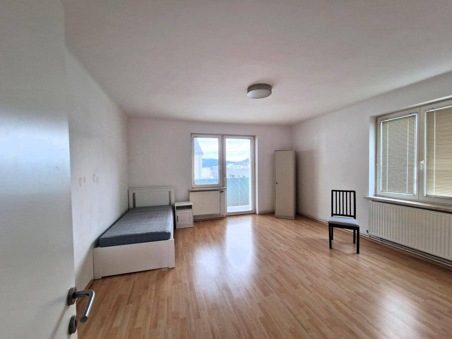 Zimmer 2 mit Balkon