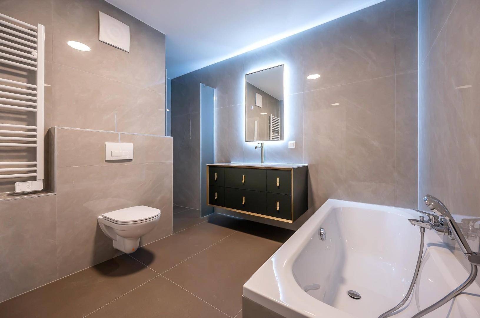 Design Waschbecken Unterschrank