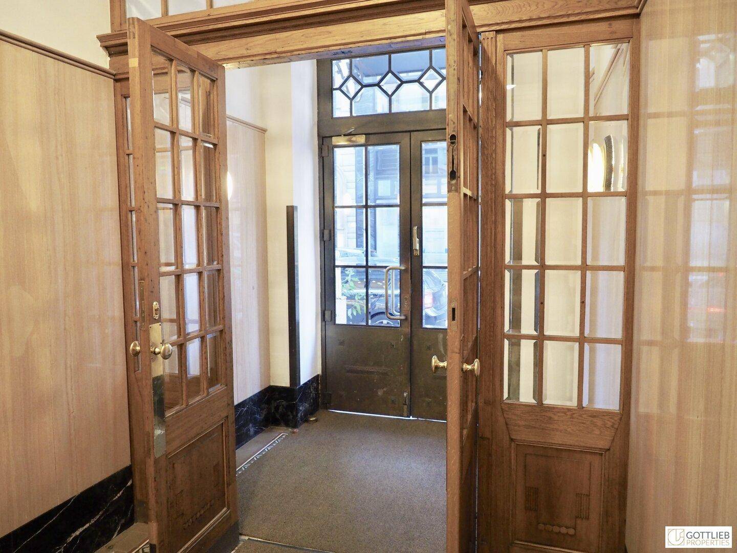 Bestlage und provisionsfrei bei Albertina! Unbefristetes Büro-Sharing mit 3 bzw. optional 4 Zimmern im repäsentativen Stilaltbau - Widok 4