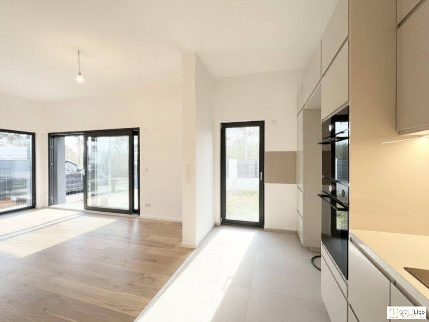 Erstbezug in Grünruhelage! Sonnendurchfluteter Bungalow mit Terrasse, großzügigem Garten und zwei Stellplätzen - Mehr