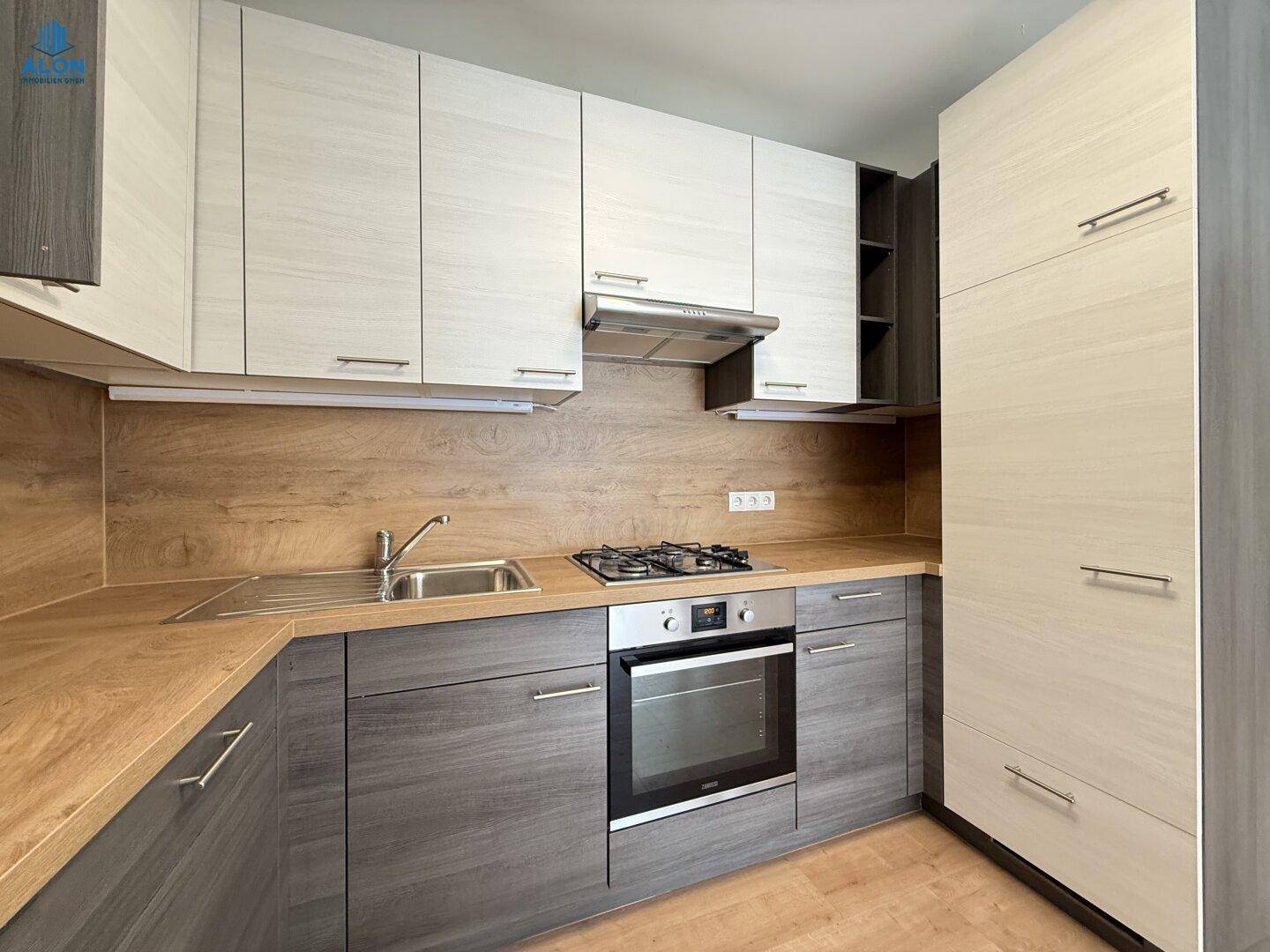 Sanierte 4 Zimmer Wohnung in ruhiger Lage! Neues Badezimmer &amp; WC! – pohled 5