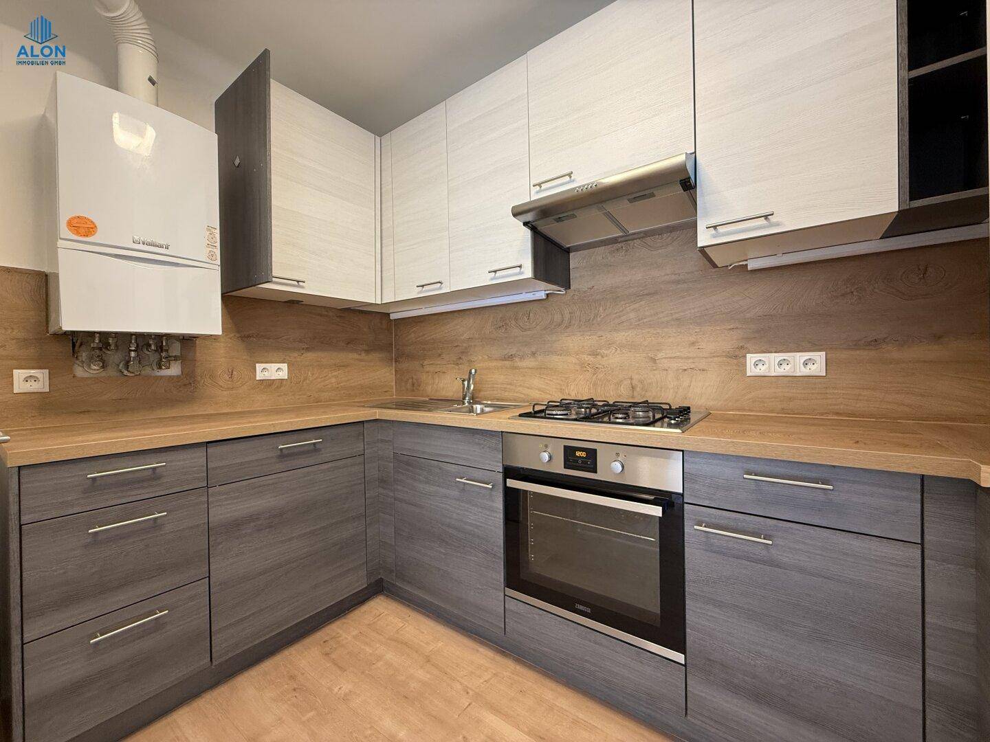Sanierte 4 Zimmer Wohnung in ruhiger Lage! Neues Badezimmer &amp; WC! – pohled 6