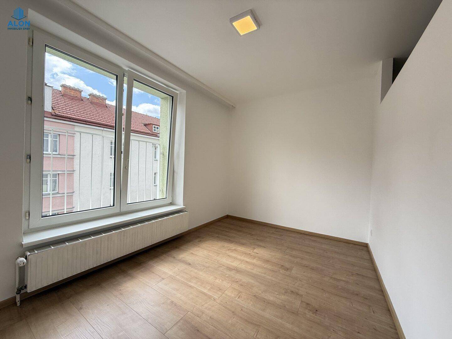Sanierte 4 Zimmer Wohnung in ruhiger Lage! Neues Badezimmer &amp; WC! – pohled 4