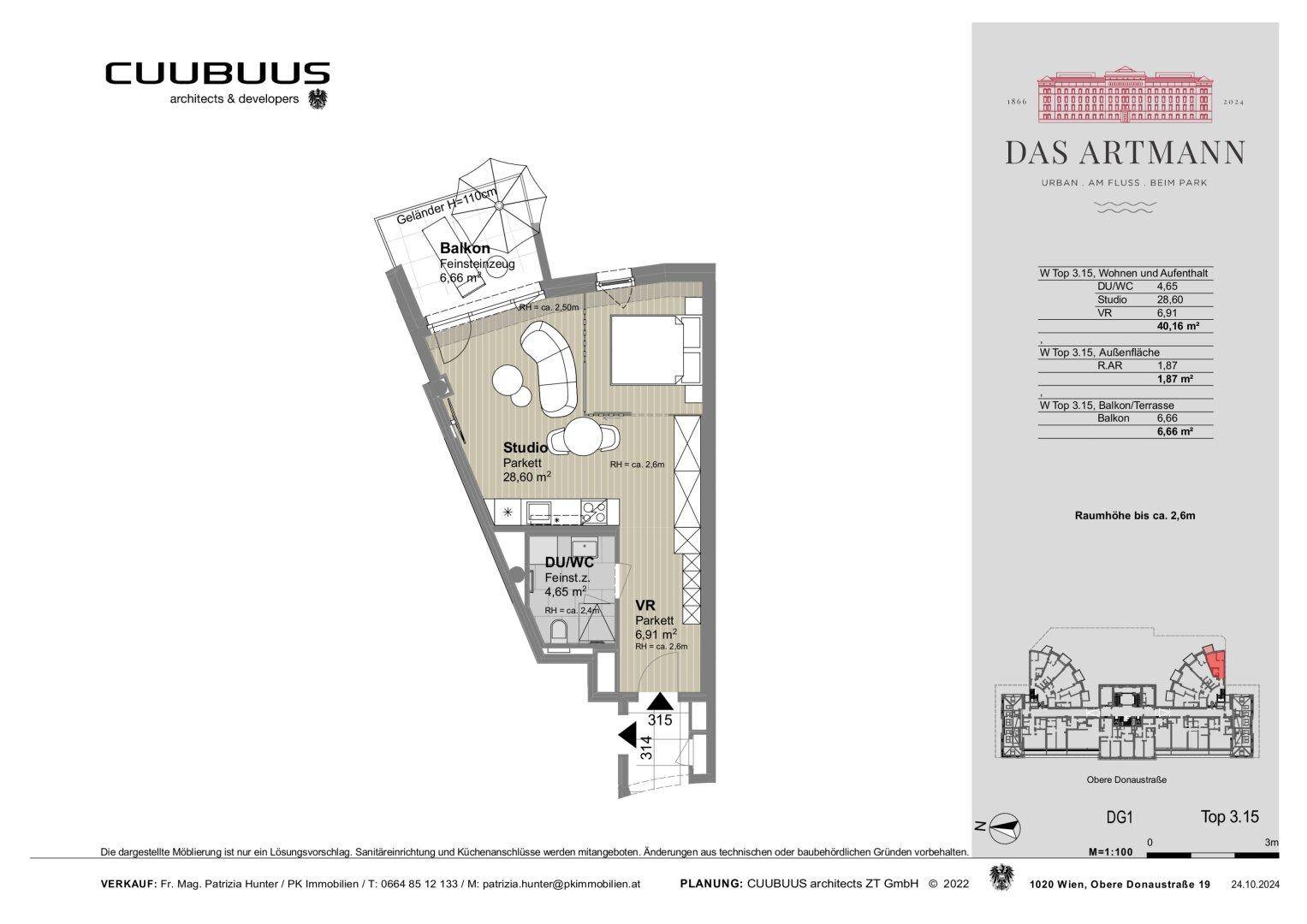 Grundriss des Dachgeschoss-Studios mit Wohn-/Schlafbereich, Bad und Balkon.