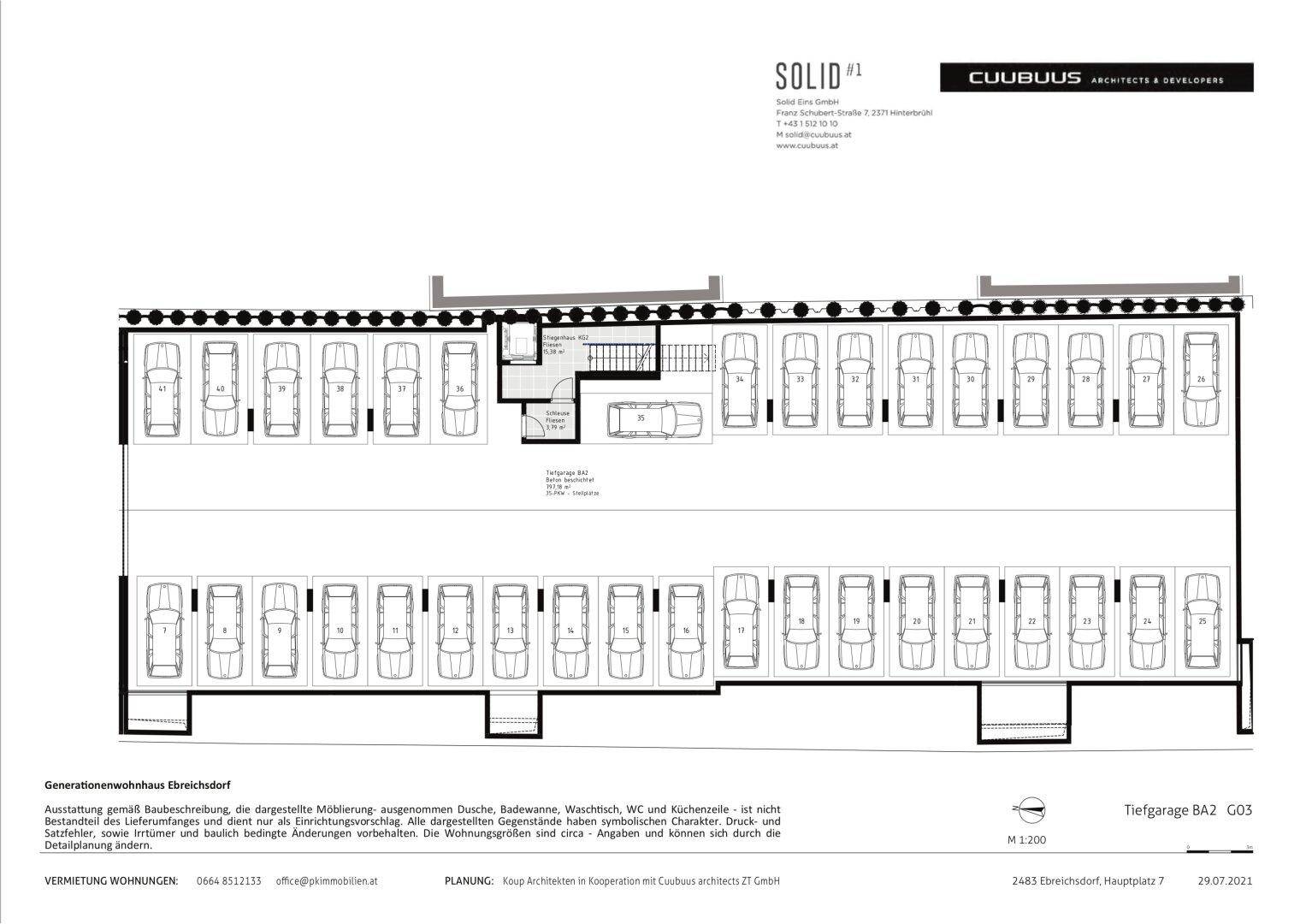 Übersichtlicher Grundriss einer Tiefgarage mit vielen Stellplätzen für Autos.