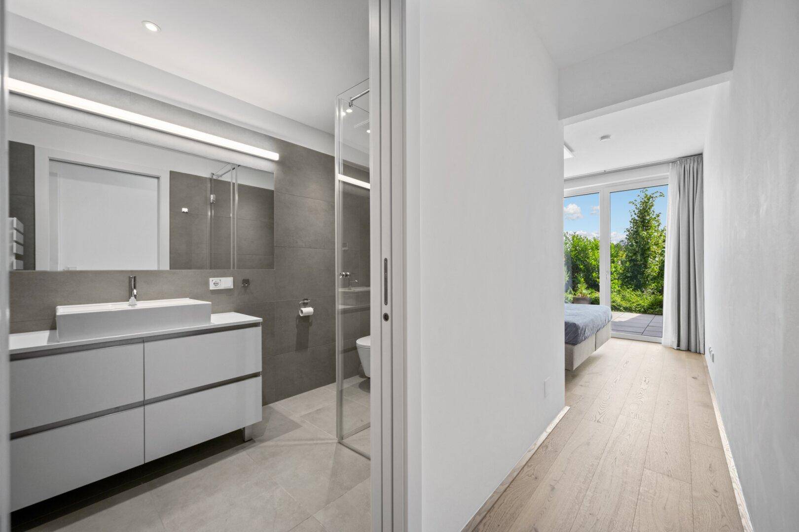 Exklusives Wohnen im Grünen – Möblierte 4-Zimmer-Wohnung mit Terrasse, Garten und Gemeinschaftspool - Mehr