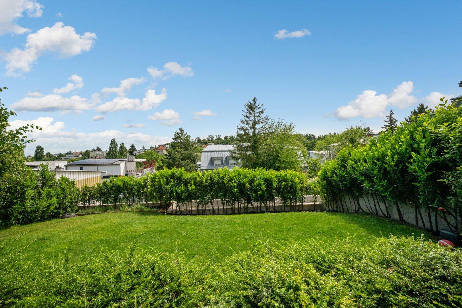 Exklusives Wohnen im Grünen – Möblierte 4-Zimmer-Wohnung mit Terrasse, Garten und Gemeinschaftspool - Ansicht 6