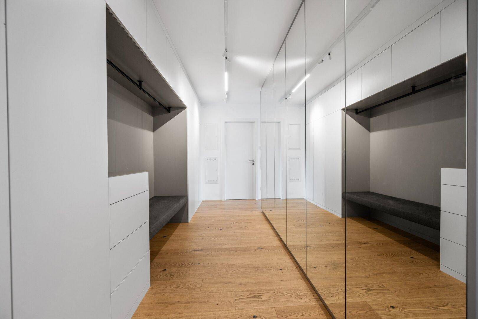 Exklusives Wohnen im Grünen – Möblierte 4-Zimmer-Wohnung mit Terrasse, Garten und Gemeinschaftspool - Ansicht 4