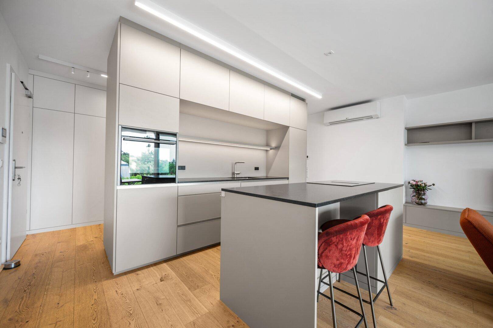 Exklusives Wohnen im Grünen – Möblierte 4-Zimmer-Wohnung mit Terrasse, Garten und Gemeinschaftspool - Ansicht 2