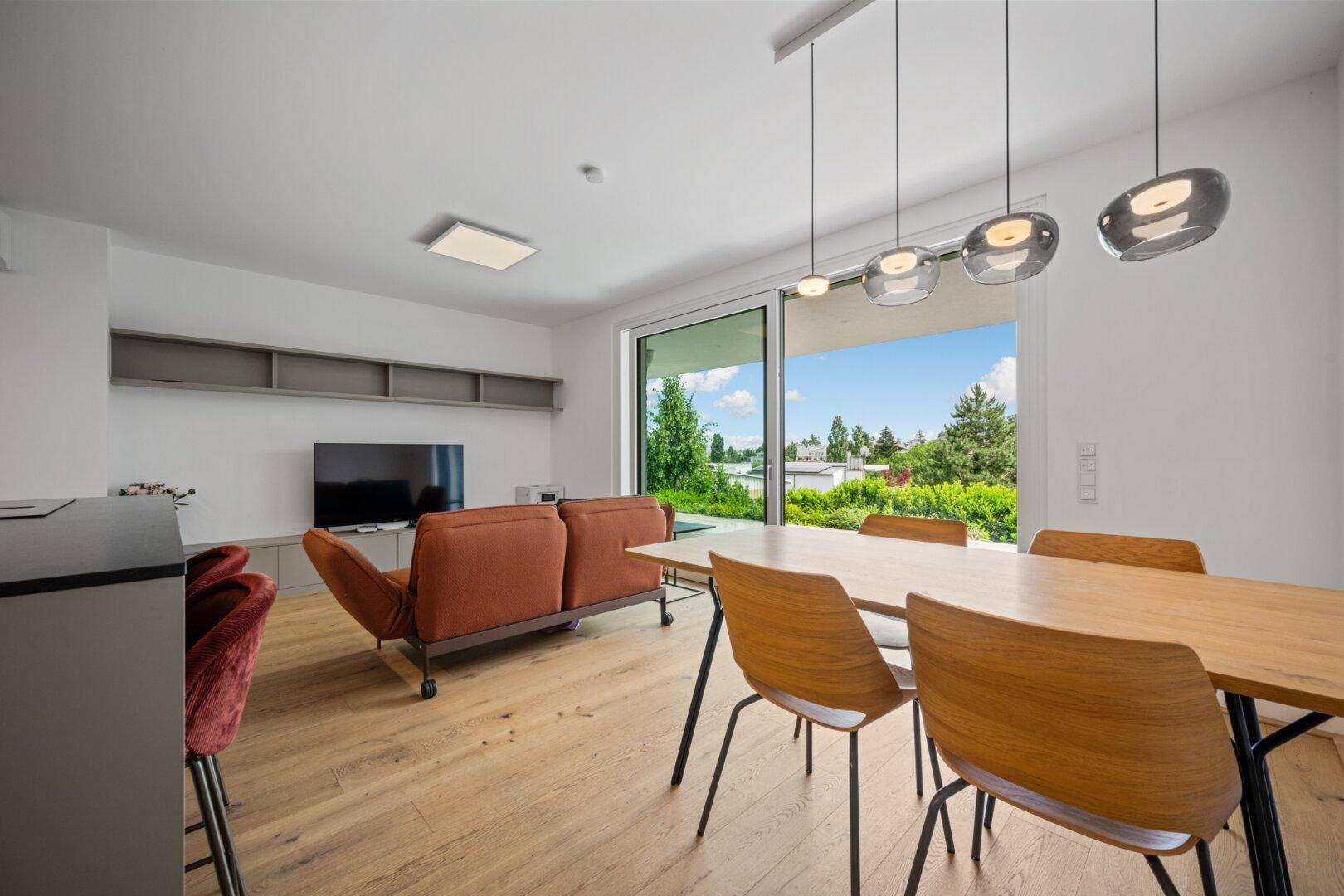 Exklusives Wohnen im Grünen – Möblierte 4-Zimmer-Wohnung mit Terrasse, Garten und Gemeinschaftspool - Ansicht 3
