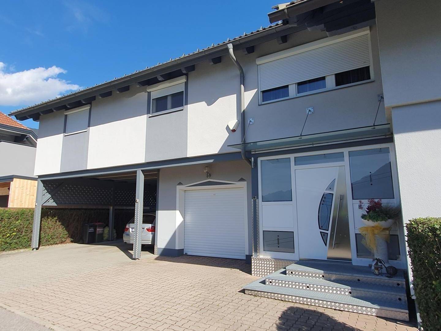 Zubau mit Garage, Carport und Wohnung