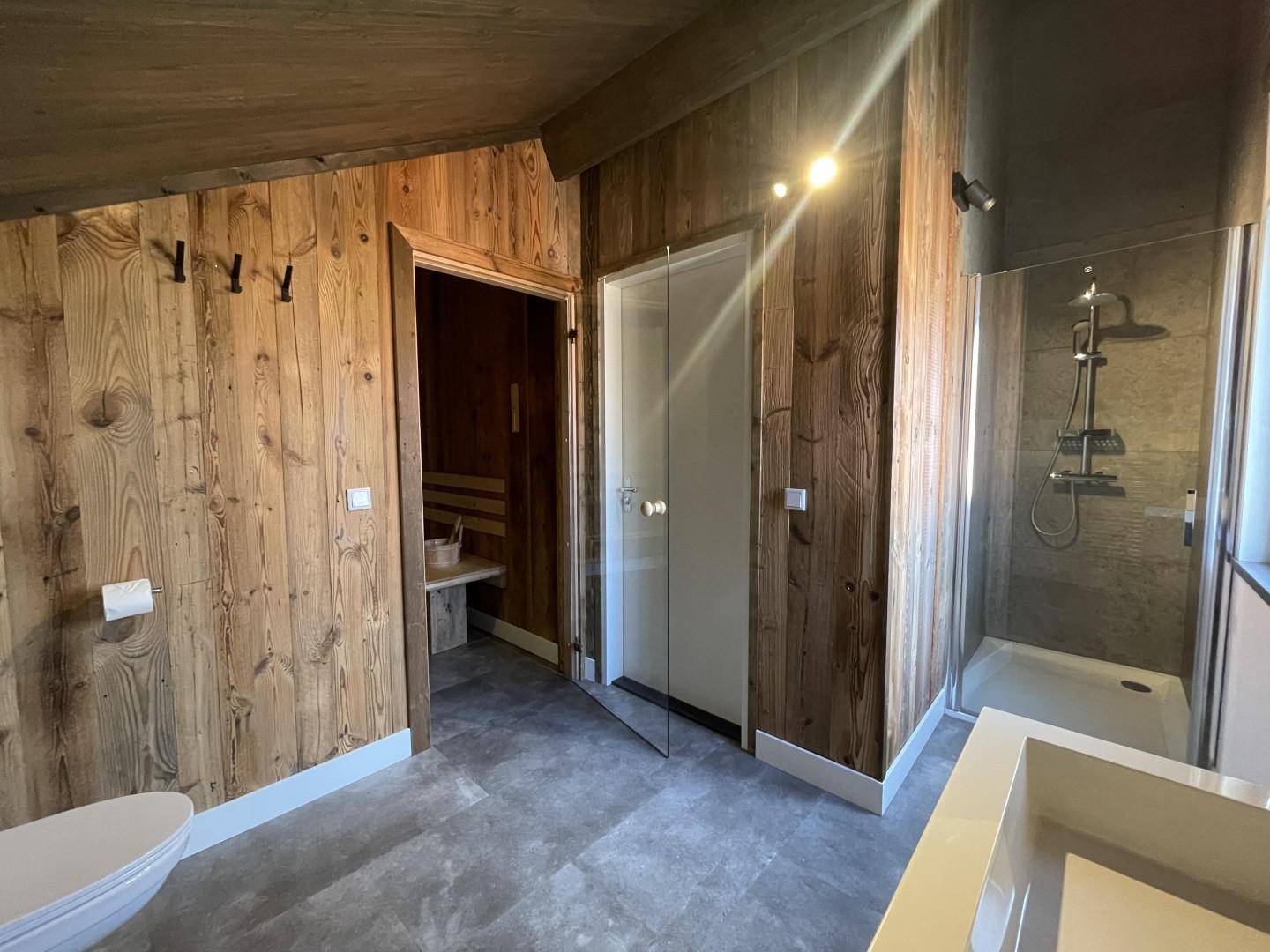 Badezimmer im OG mit Sauna