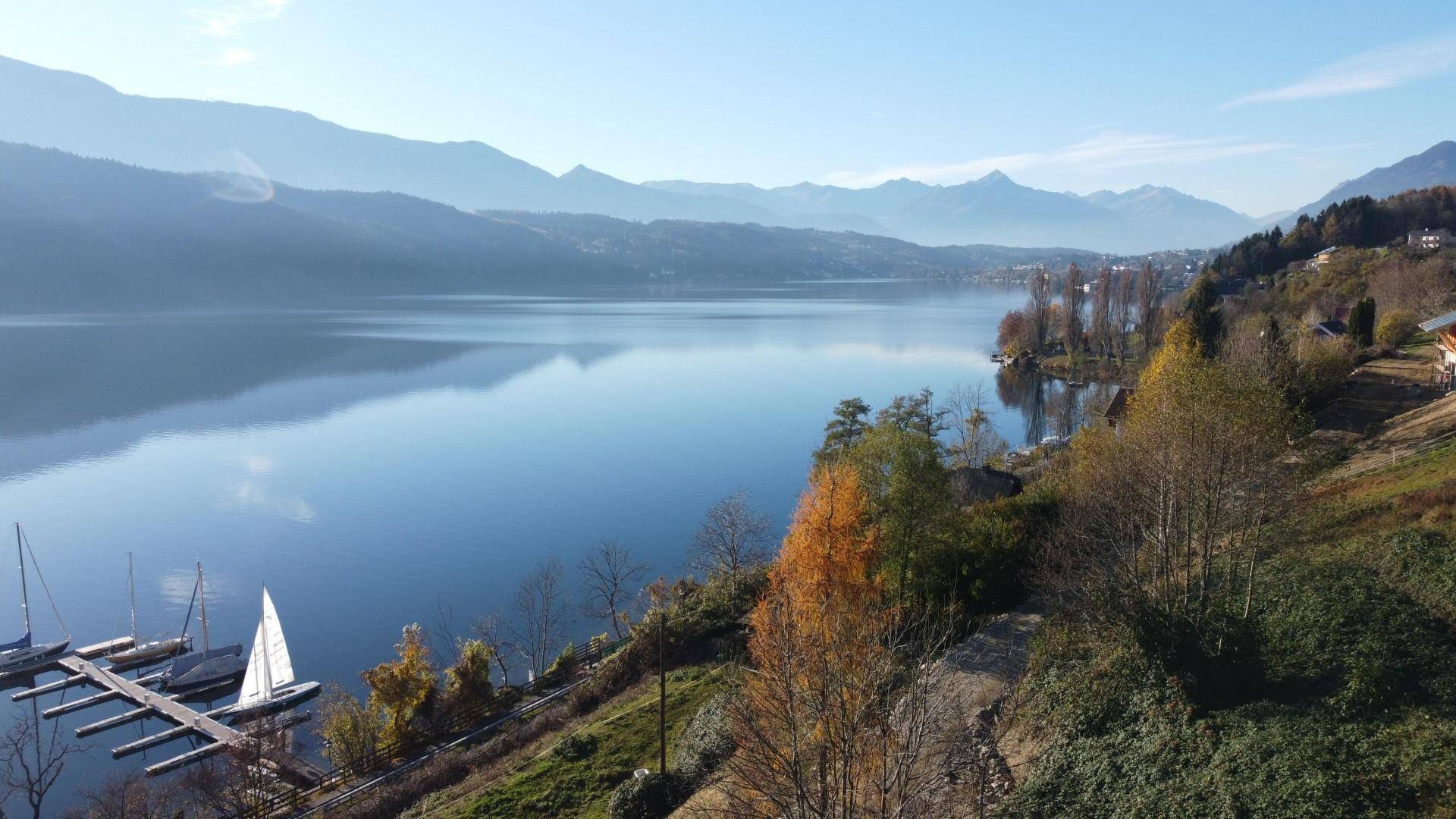 der See zu Füßen