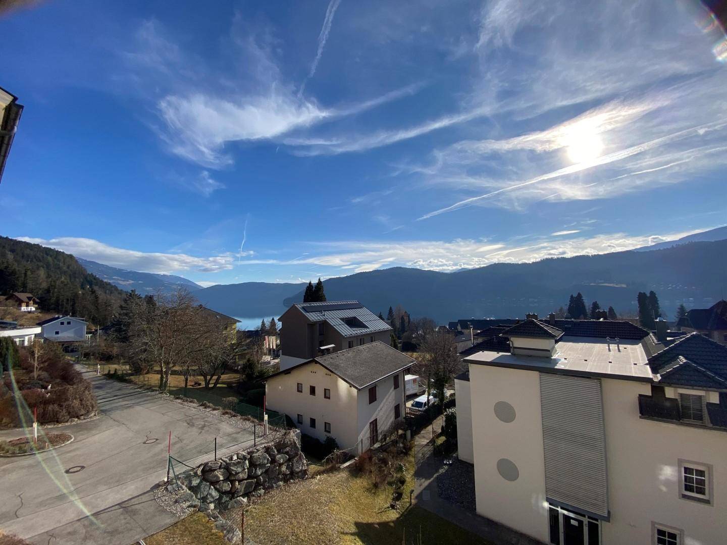 Blick nach Süden und auf den See