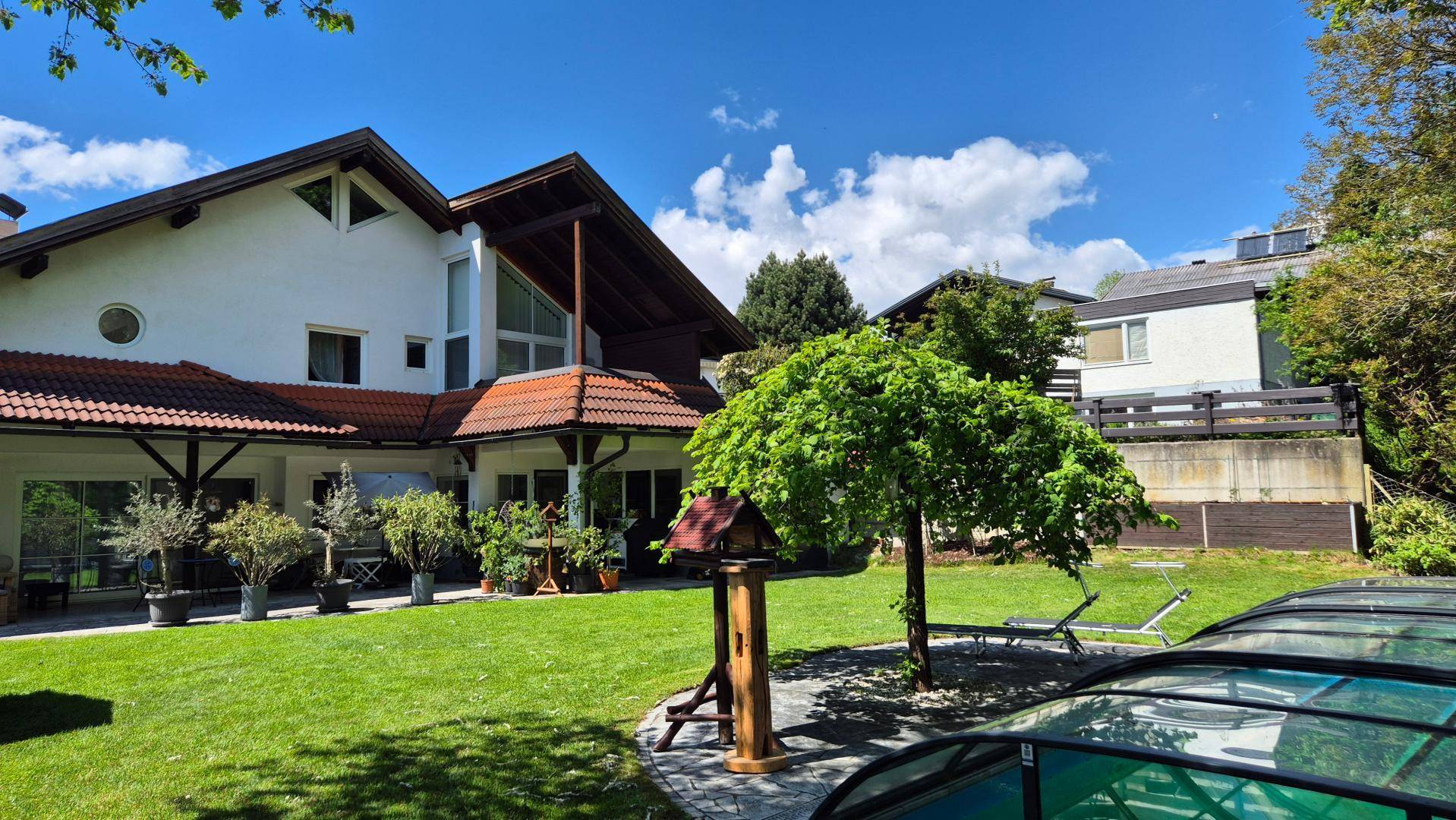 Garten mit Pool