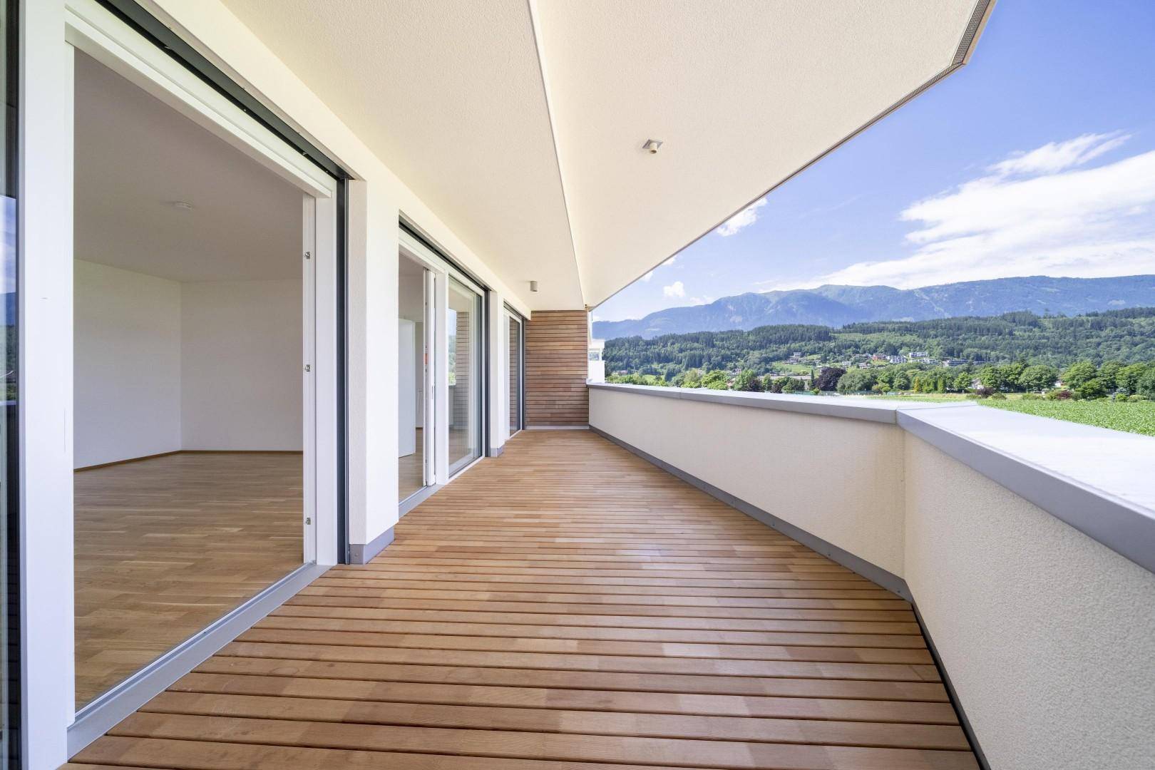 Überdachter Balkon