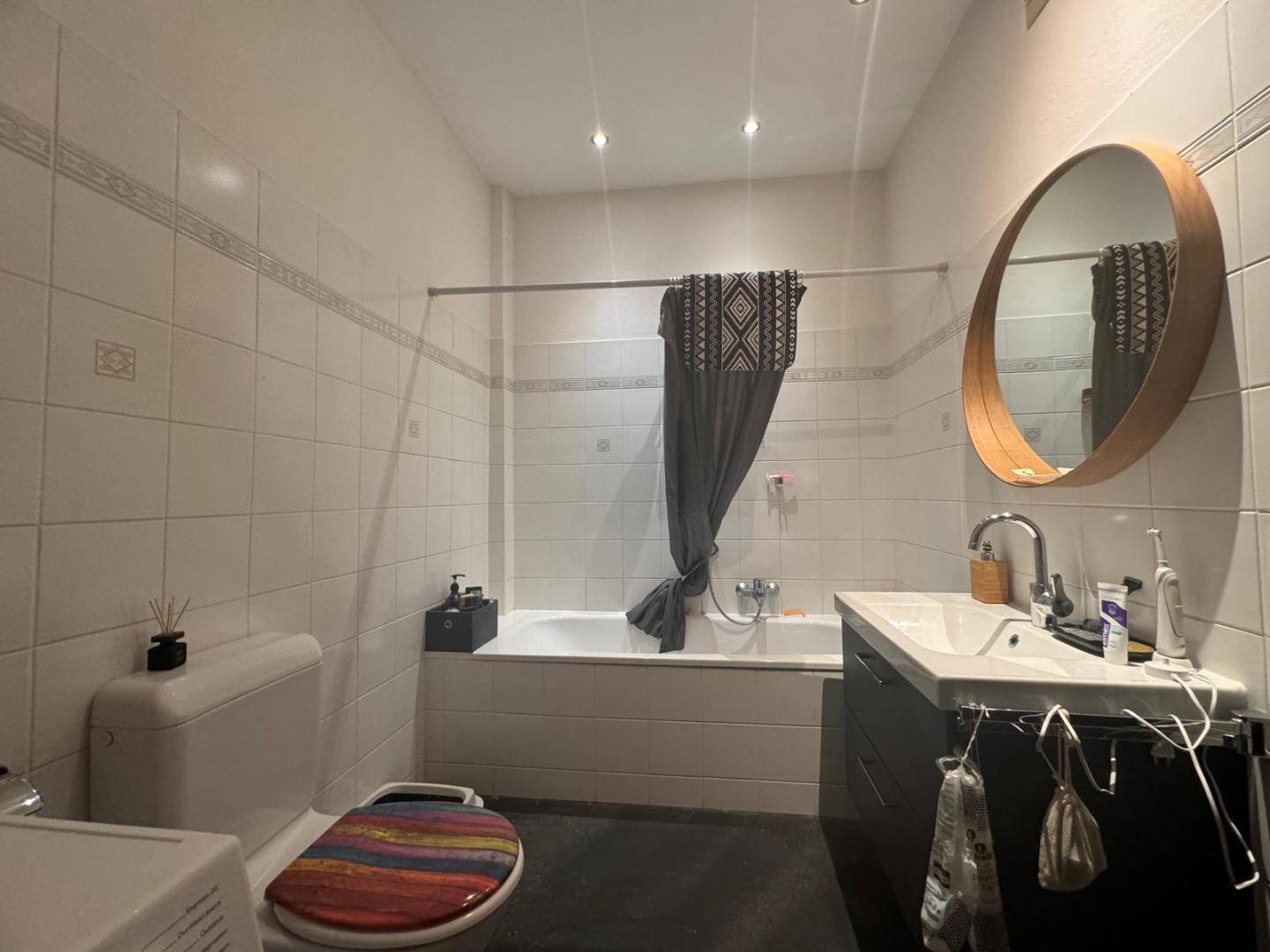 Badezimmer mit Badewanne
