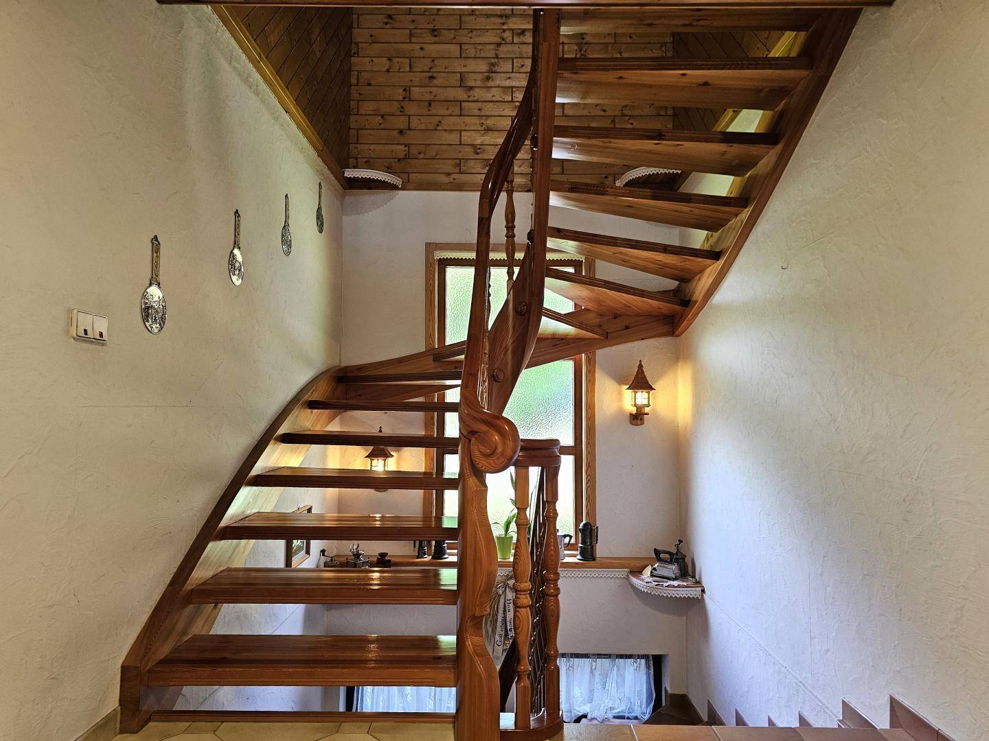 Holztreppe ins DG