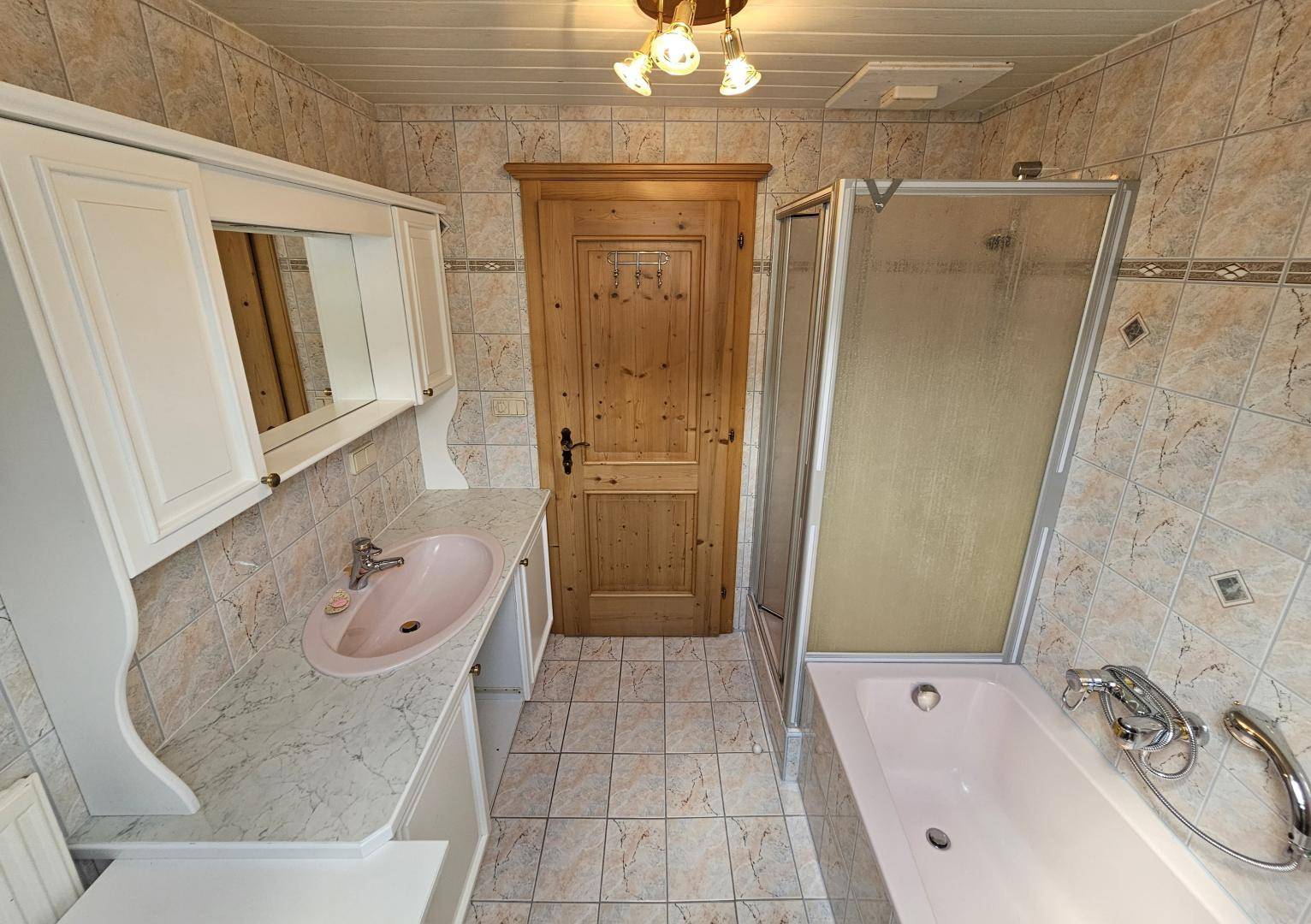Badezimmer DG