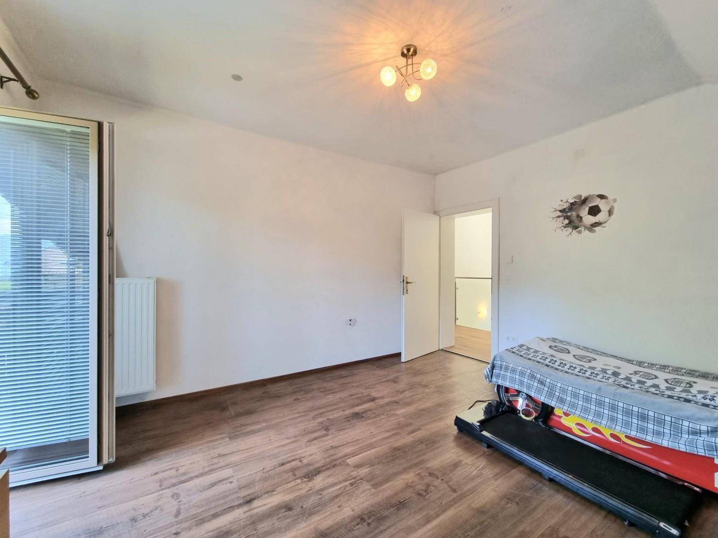 Schlafzimmer 1