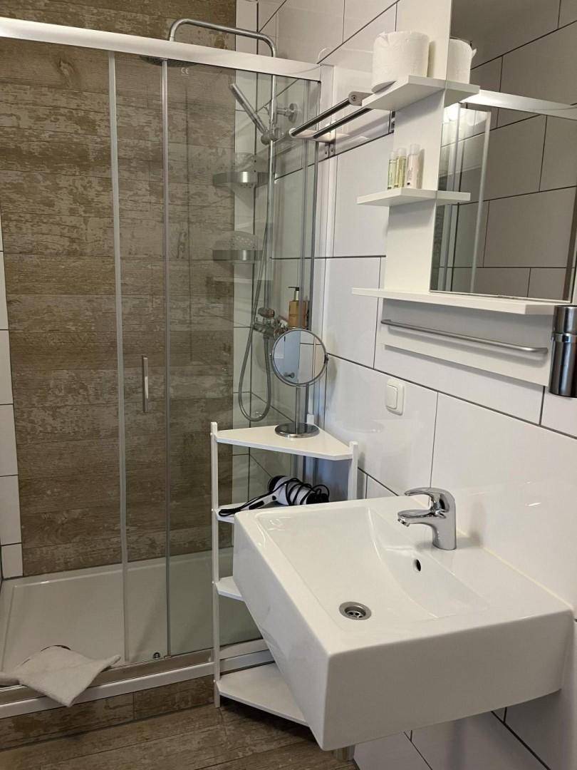 eines der 3 Badezimmer