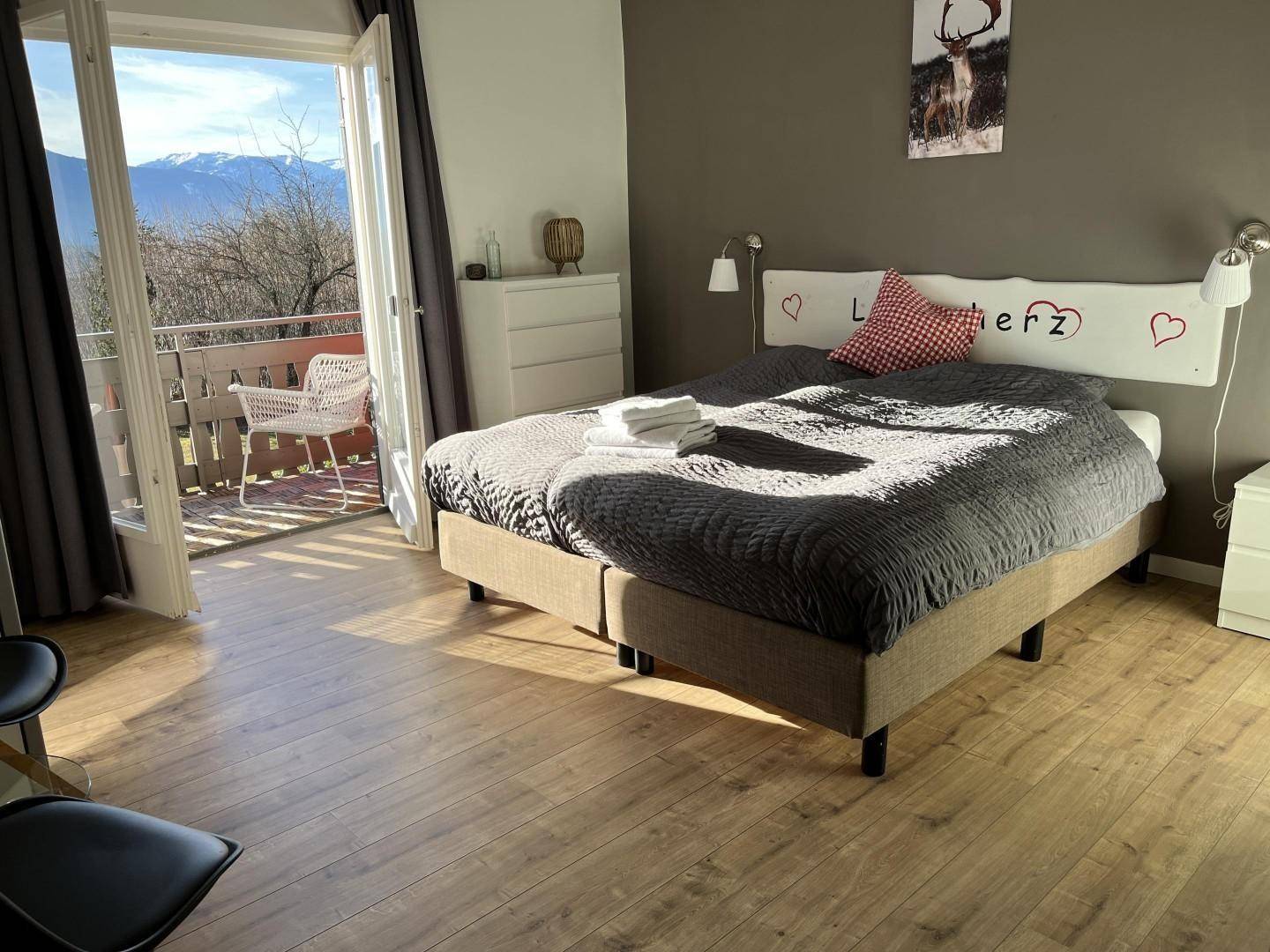 Schlafzimmer mit Balkon und Südblick